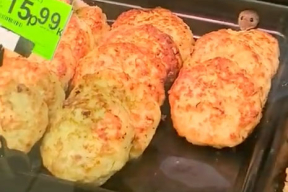 «Рататуй осуществляет контроль качества». Опубликовано видео, как мышонок ест котлеты в новополоцком магазине