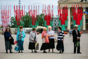 Три «Д» и бренды из секонда. Что беларусы думают о темпах роста пенсий